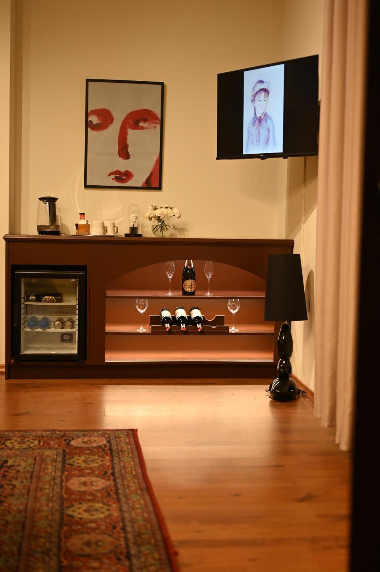 Niche Boutique Hotel Tirana Kültér fotó